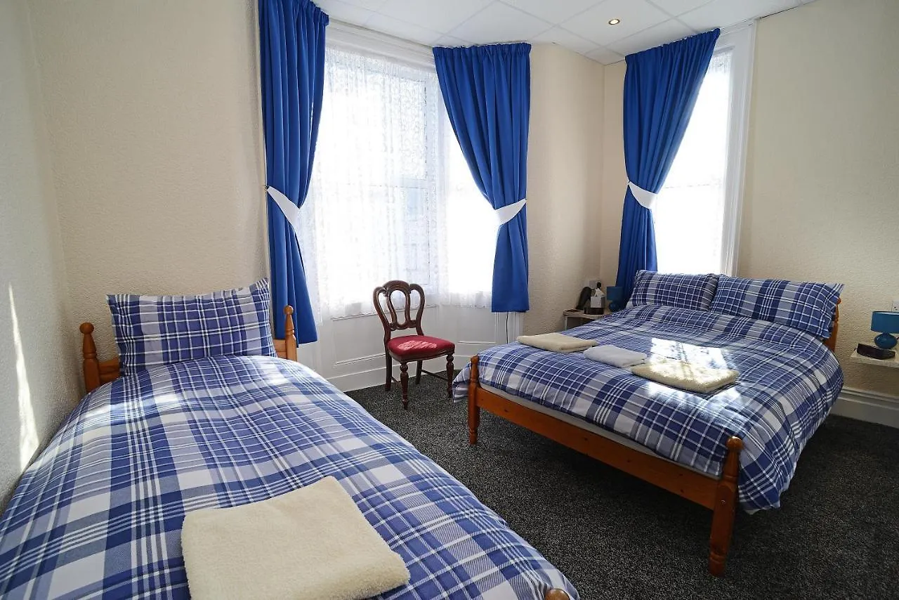 Lynmoore Guest House Blackpool