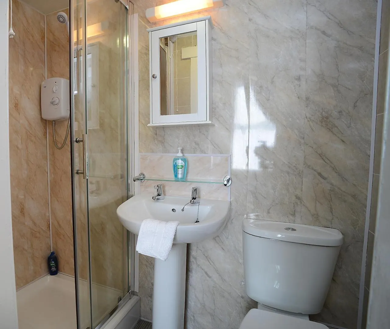 Lynmoore Guest House Blackpool
